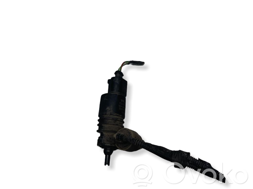 Volkswagen Touran I Windscreen/windshield washer pump 