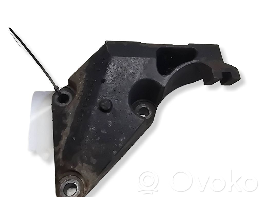 Opel Meriva A Engine mounting bracket 