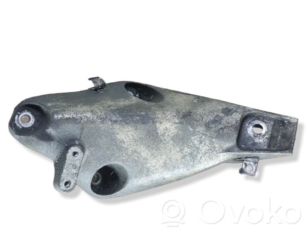 BMW X5 E70 Engine mounting bracket 