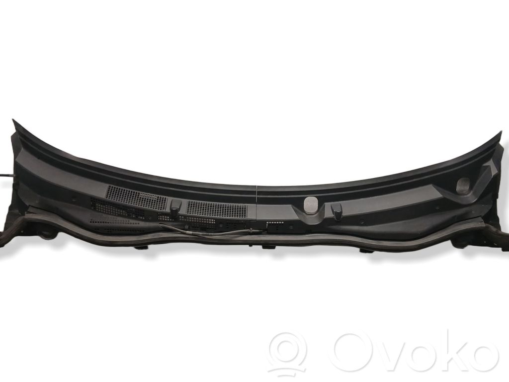 Windshield trim   GHP9507S1