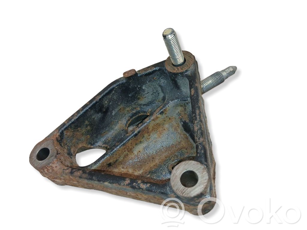 Toyota Auris E180 Engine mounting bracket 