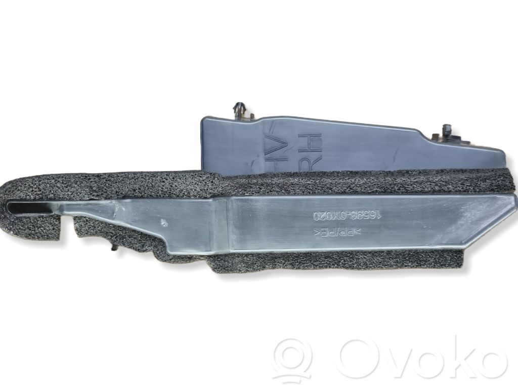 Toyota Auris E180 Boczny panel mocowania chłodnicy 