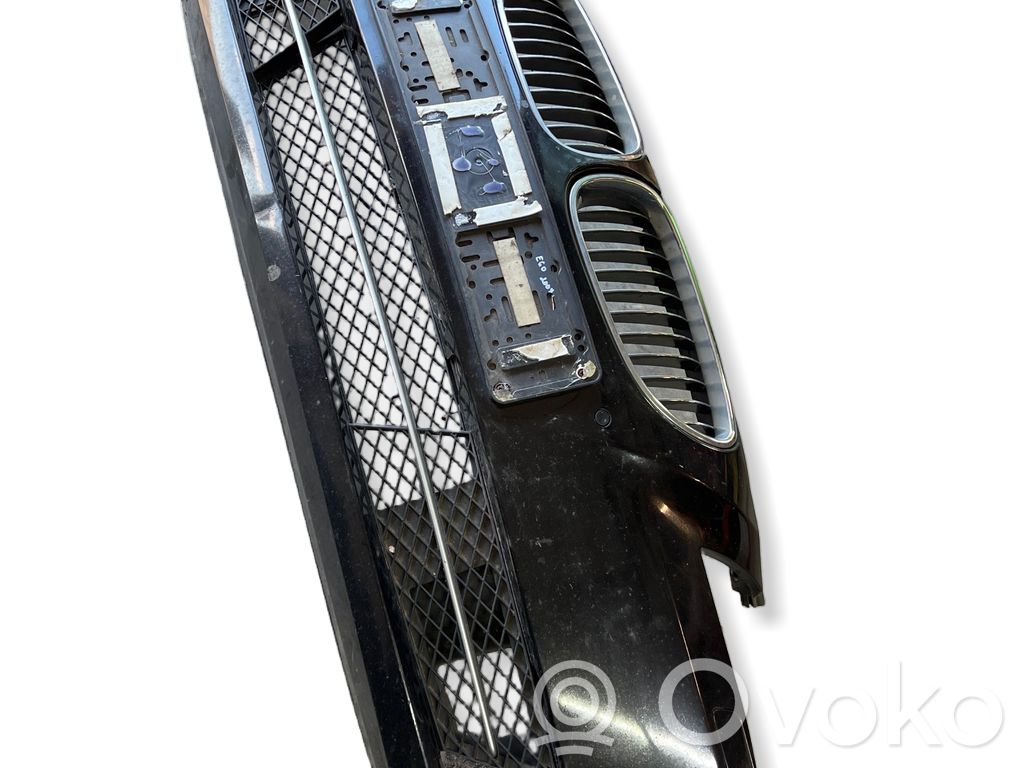 BMW 5 E60 E61 Priekinis bamperis 