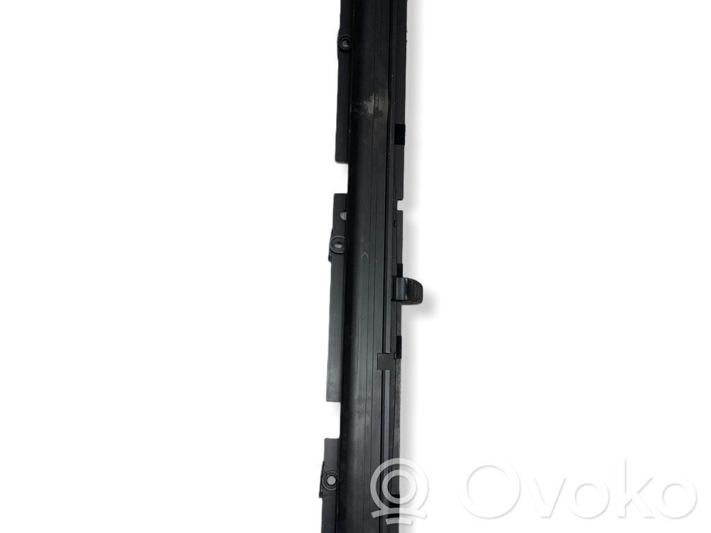 Audi A8 S8 D3 4E Aizmugurē logu aizkars 
