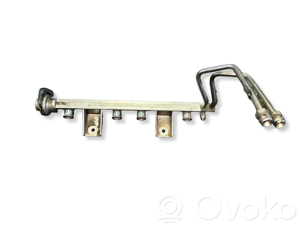 Audi A6 S6 C4 4A Rampă alimentare injectoare 
