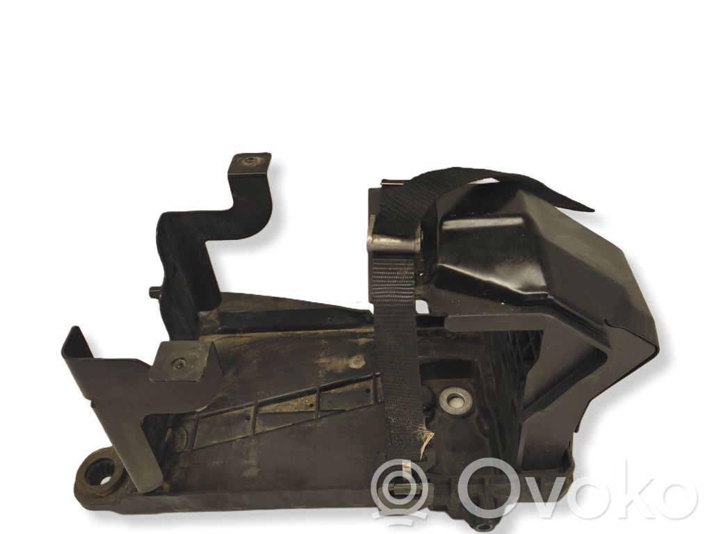 Volvo XC40 Battery bracket 
