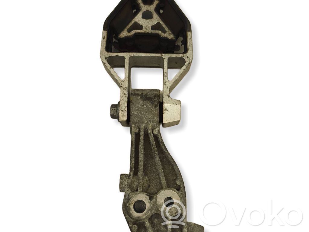 Volvo XC40 Engine mount bracket 