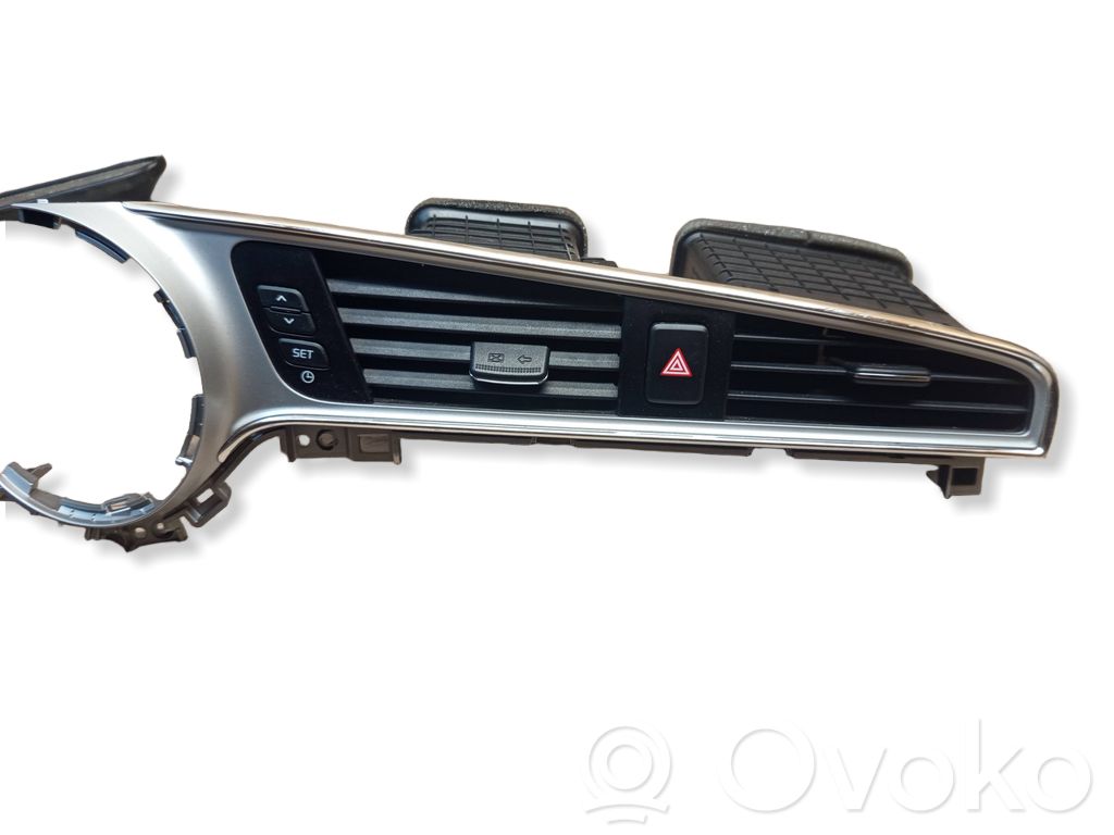 KIA Ceed Rejilla de ventilación central del panel 