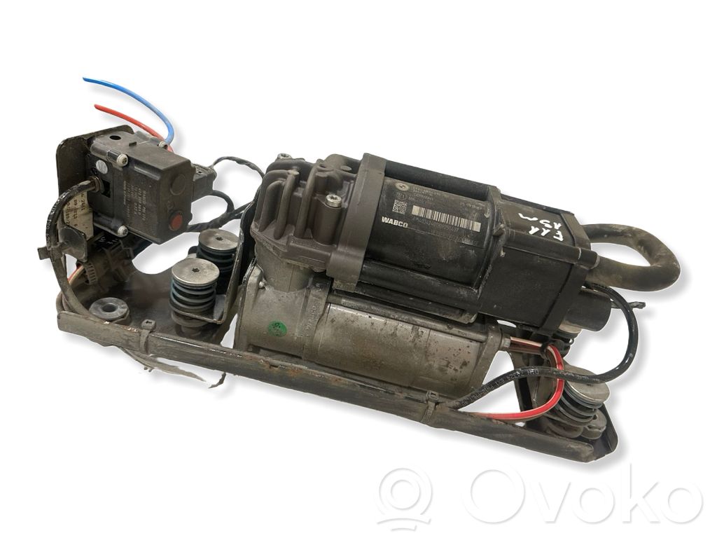 BMW 5 F10 F11 Air suspension compressor/pump 