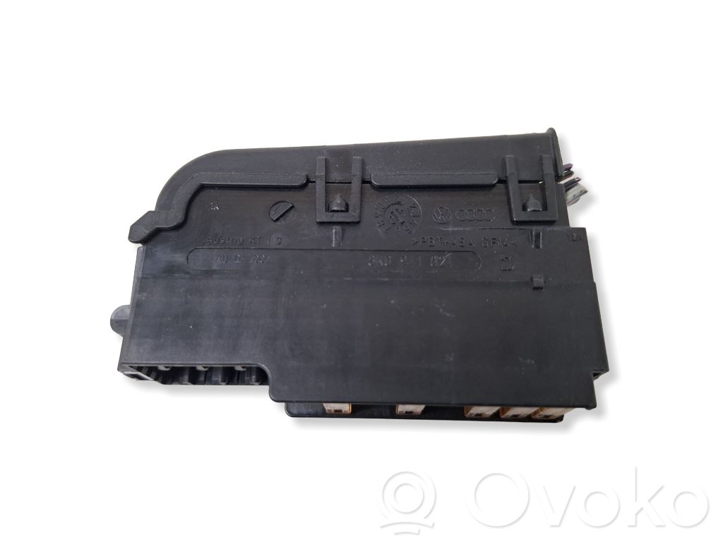 Audi A4 S4 B8 8K Saugiklių blokas 