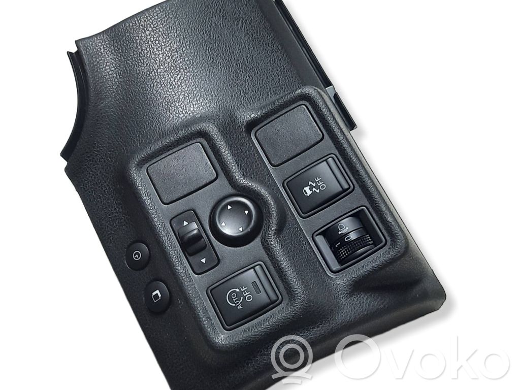 Nissan Note (E12) A set of switches 