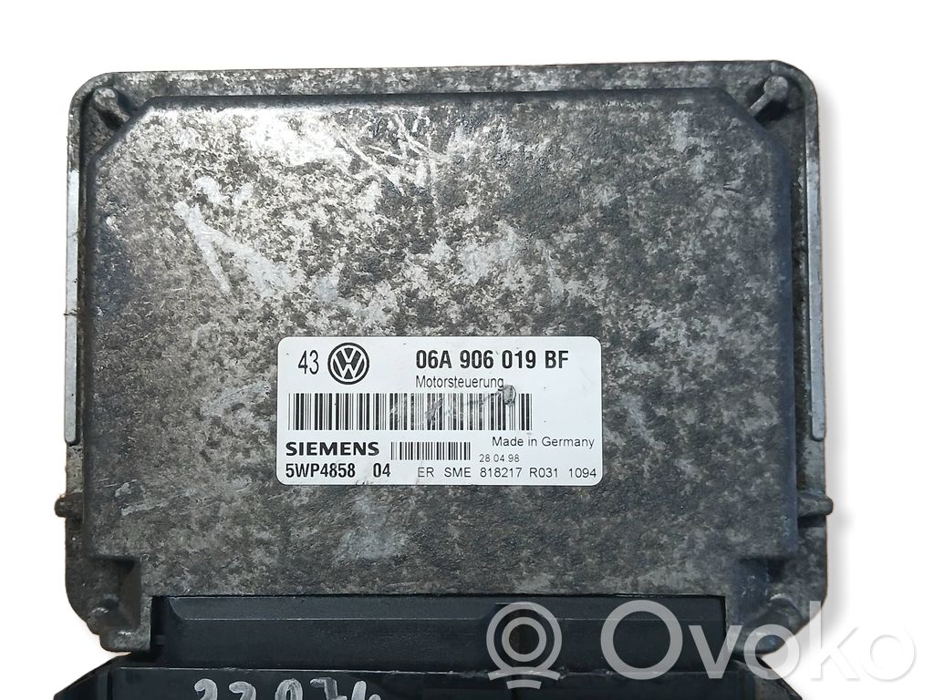 Volkswagen Golf V Engine control unit/module 