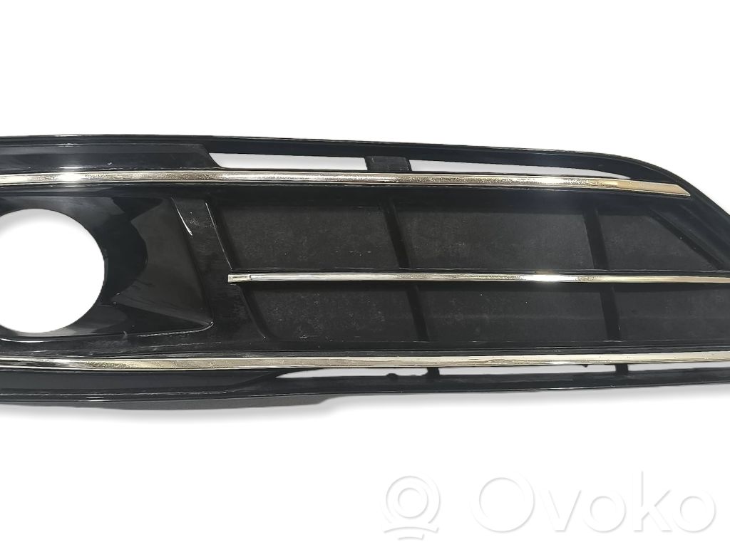 Audi A8 S8 D4 4H Kratka dolna zderzaka przedniego 