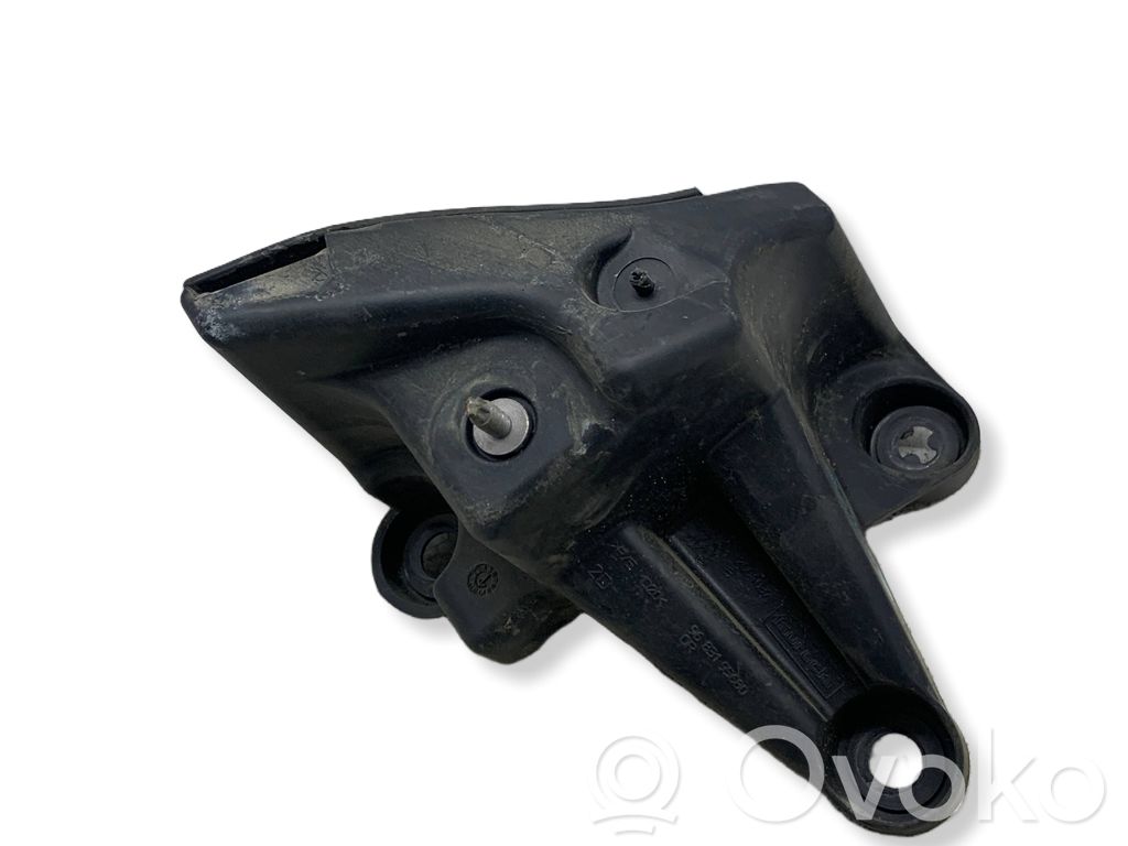 Peugeot 3008 I Rear bumper mounting bracket 