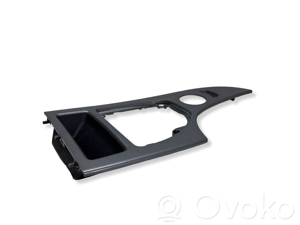 Contour de levier de vitesses   6988994