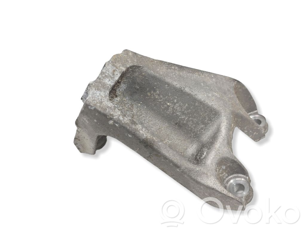 Audi A8 S8 D3 4E Engine mounting bracket 