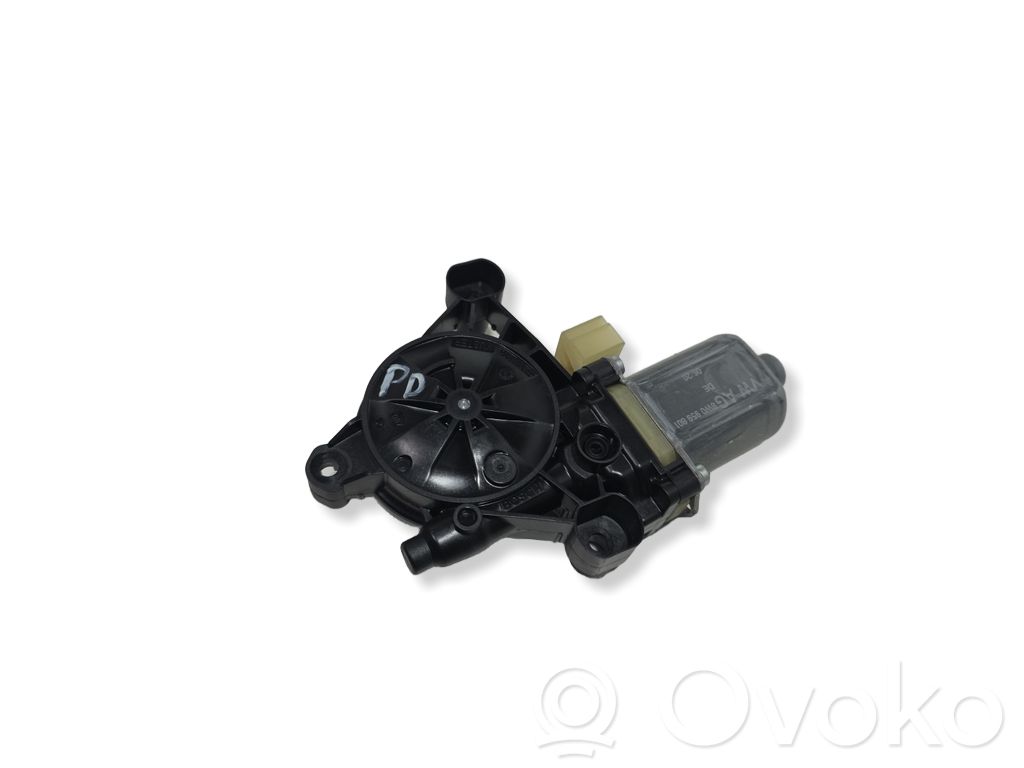 Audi A5 Motor del regulador de la ventanilla de la puerta delantera 