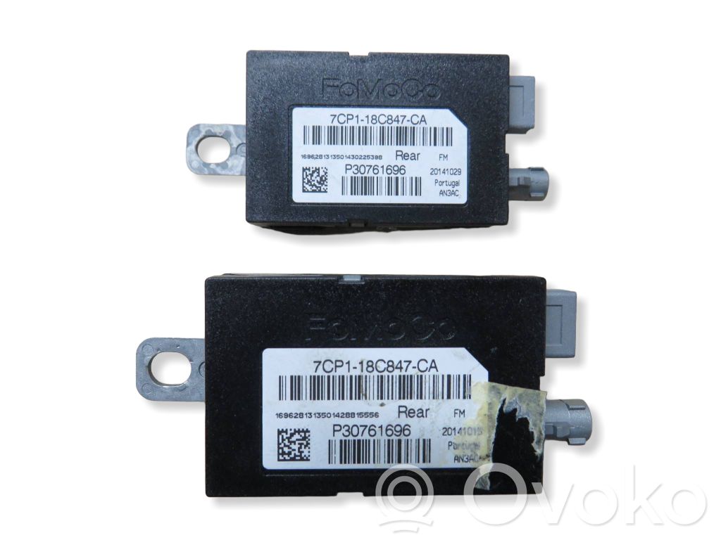 Ford Kuga II Aerial antenna amplifier 