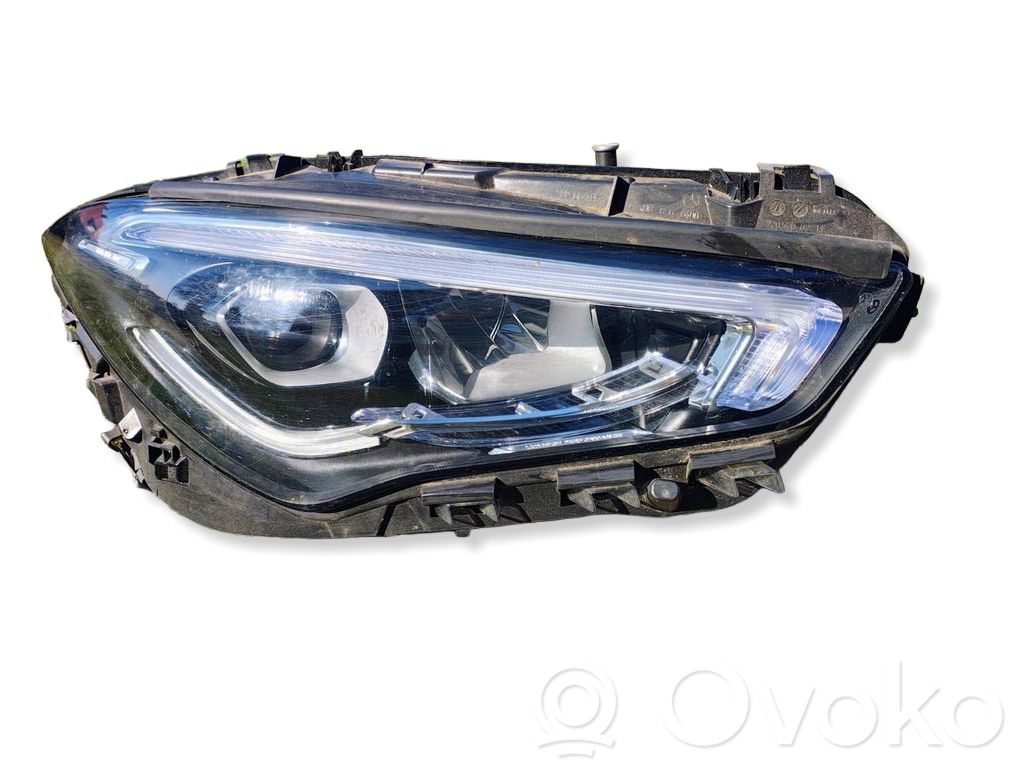 Mercedes-Benz CLA C118 X118 Lampa przednia 