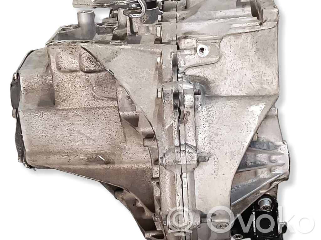 Manual 6 speed gearbox   20EA15