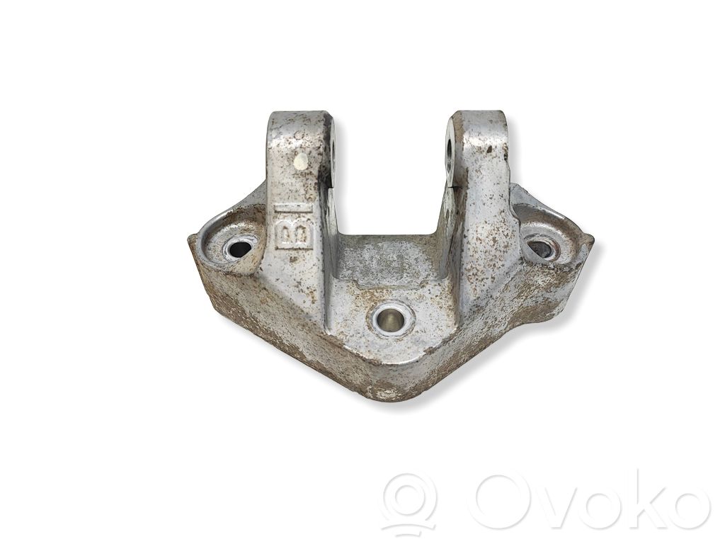 Nissan Qashqai Engine mounting bracket 