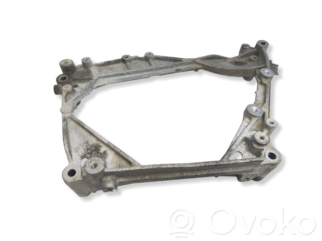 Volkswagen Transporter - Caravelle T6 Engine mounting bracket 