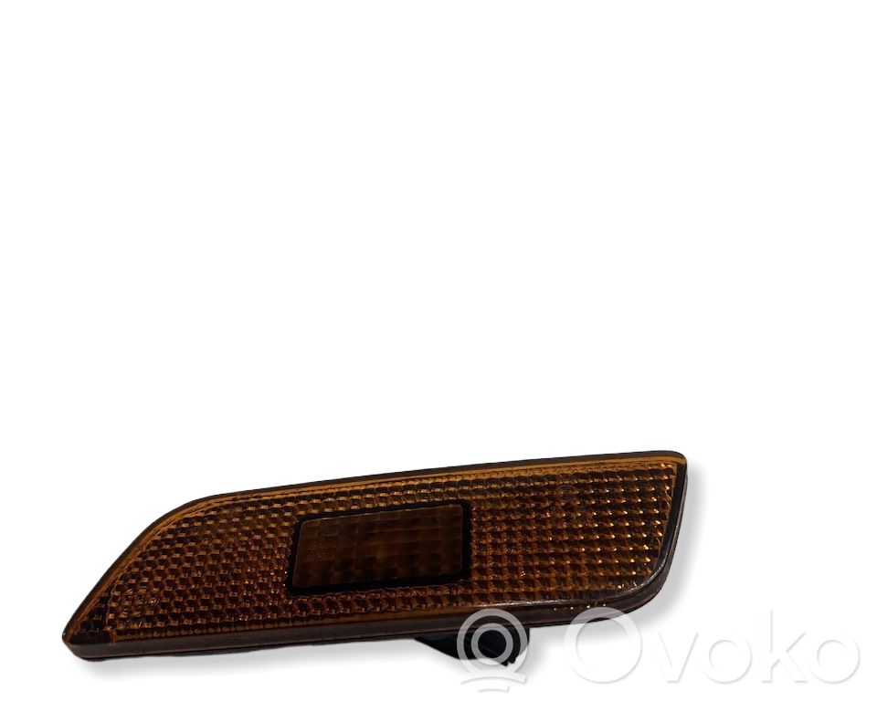 Volvo S80 Front fender indicator light 