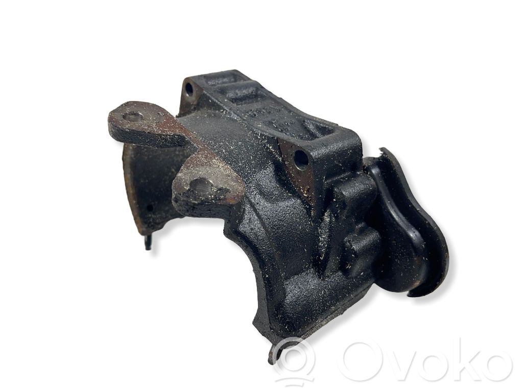 Ford Mondeo MK IV Engine mounting bracket 