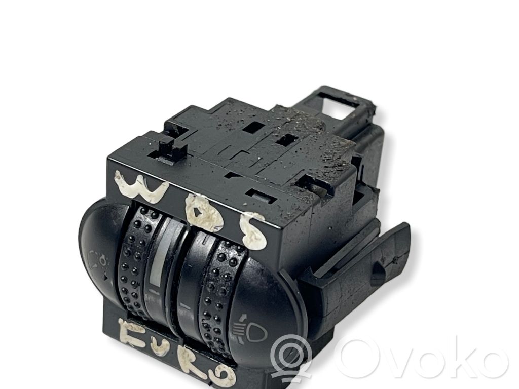 Volkswagen PASSAT B5.5 Comutator control nivel faruri 
