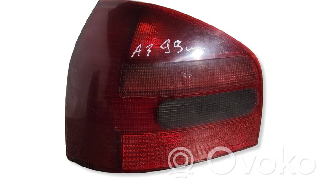Audi A3 S3 8L Aizmugurējais lukturis virsbūvē 