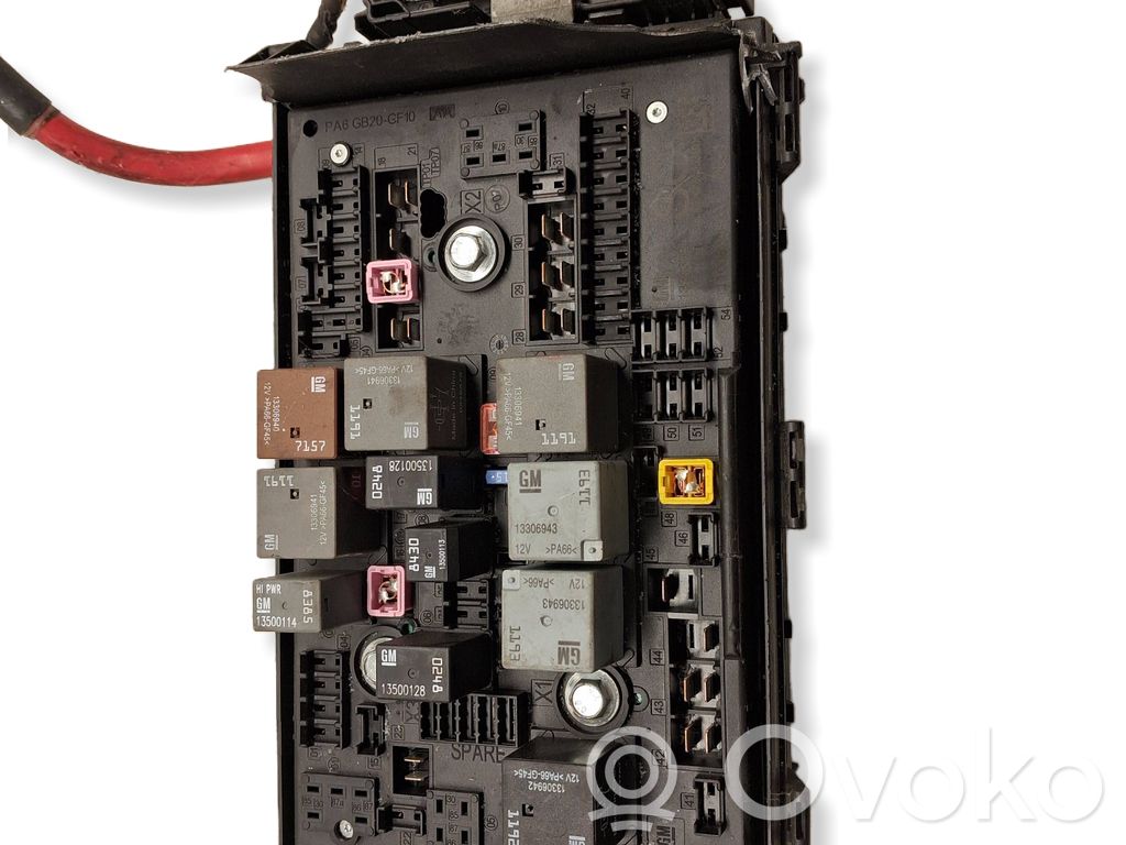 Opel Astra J Fuse module 