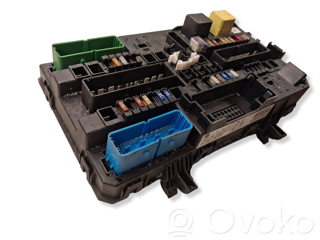 Opel Astra H Fuse module 
