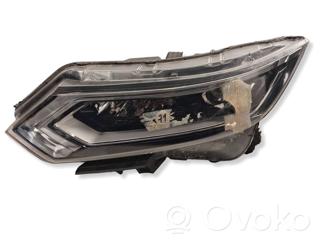 Nissan Qashqai Lampa przednia 