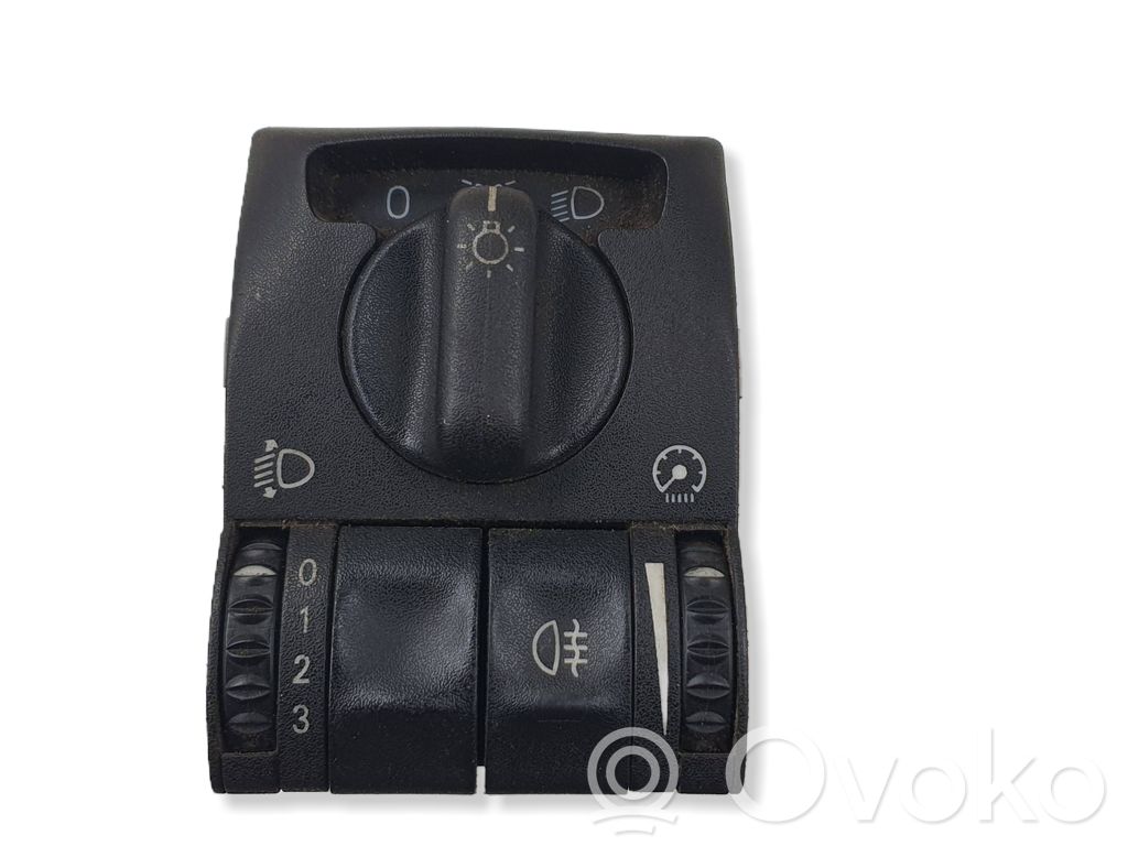 Light switch   90460591