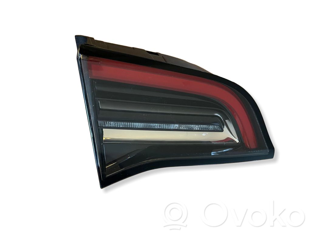 Tesla Model Y Tailgate rear/tail lights 