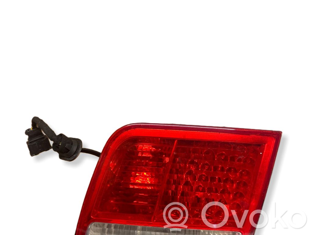 Audi A8 S8 D3 4E Takaluukun takavalot 