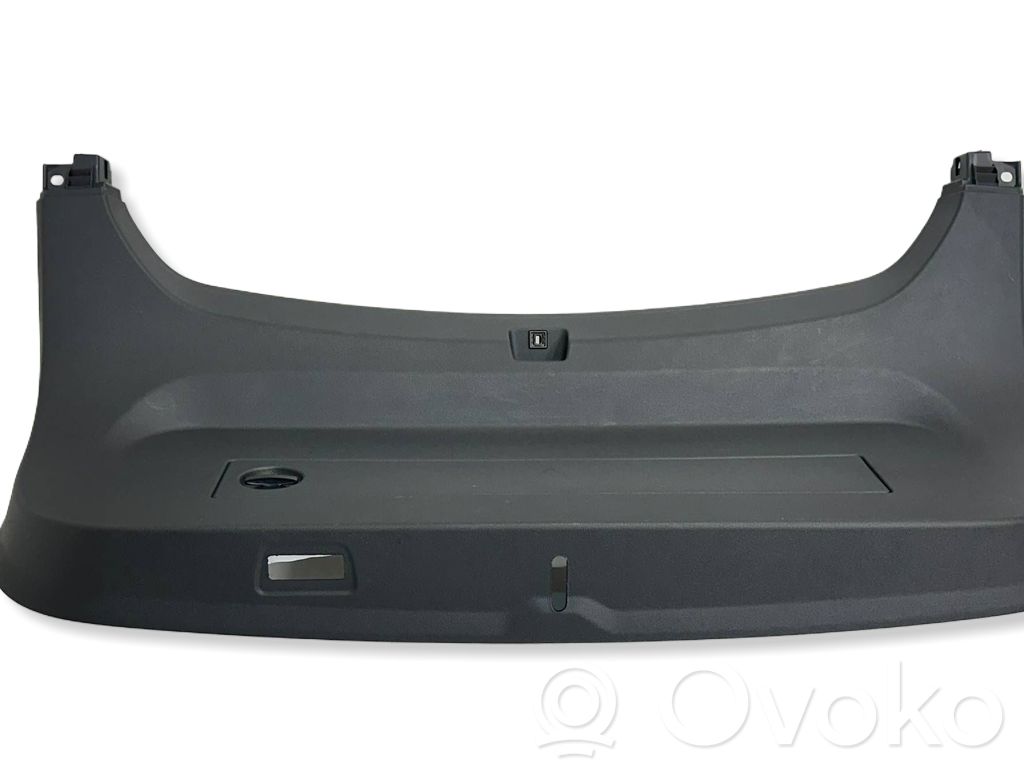BMW i4 Tailgate trim 