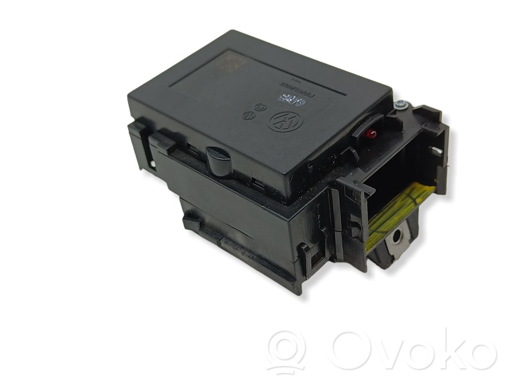 Volkswagen PASSAT B7 Ignition lock 