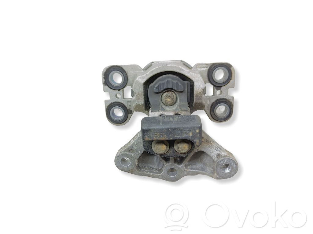 Volvo S60 Engine mount bracket 