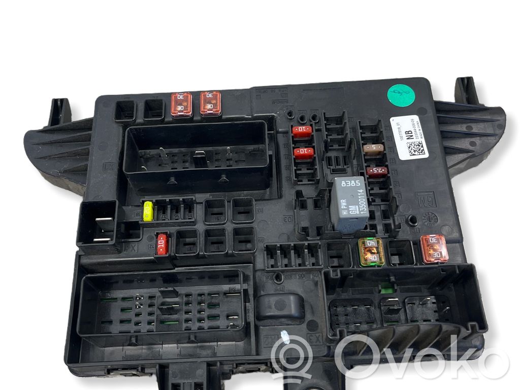 Opel Insignia A Fuse module 