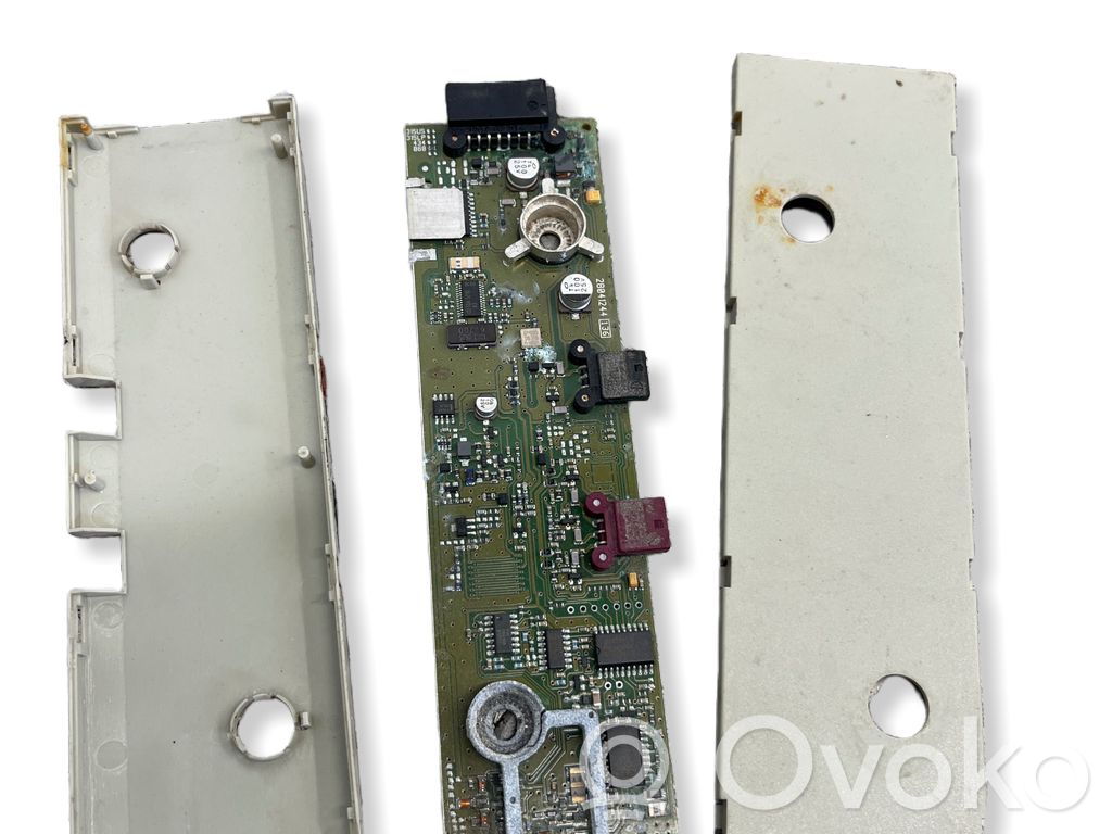 BMW 5 E60 E61 Antenas pastiprinātājs 