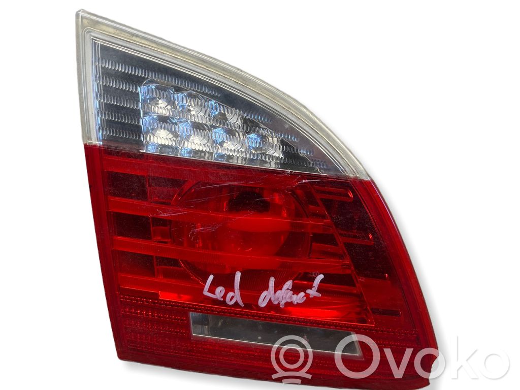 BMW 5 E60 E61 Aizmugurējais lukturis pārsegā 