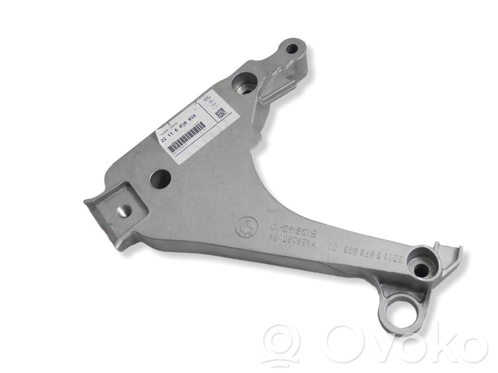 Engine mounting bracket   6878935
