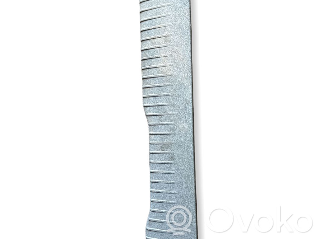 Jeep Grand Cherokee (WK) Rear sill trim cover 