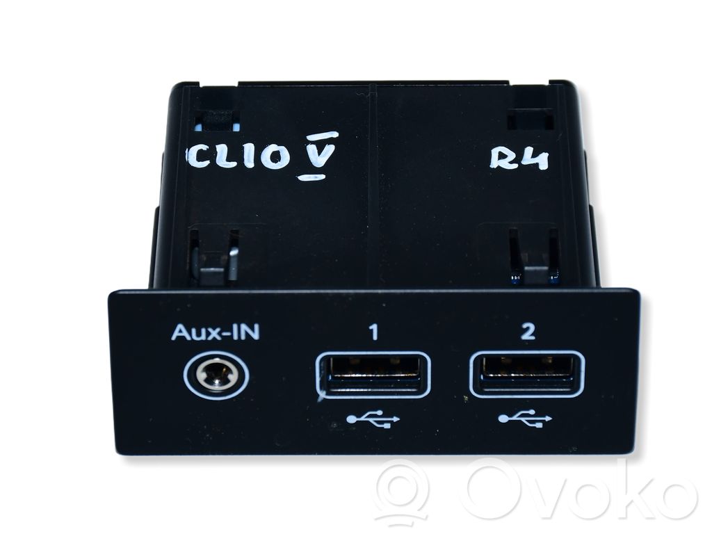 Renault Clio V USB socket connector 