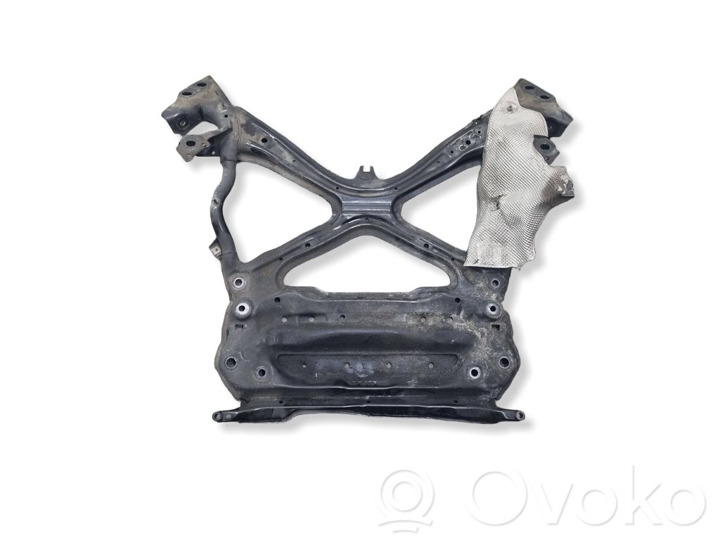 Audi A4 S4 B9 8W Priekinis traversas 