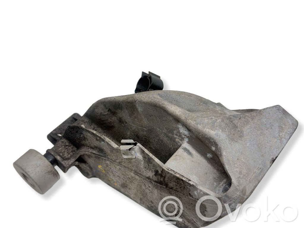 BMW X5 G05 Engine mounting bracket 