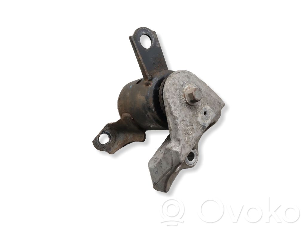 Ford Ecosport Engine mount bracket 