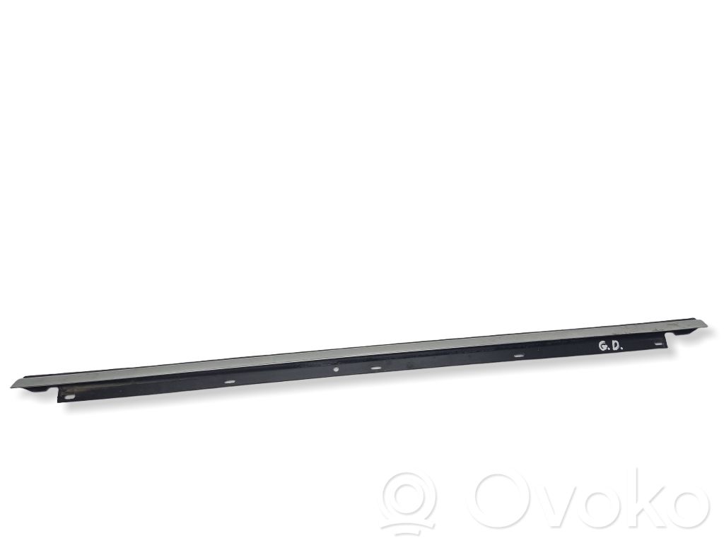 Audi A6 S6 C6 4F Listón embellecedor de la ventana de la puerta trasera 