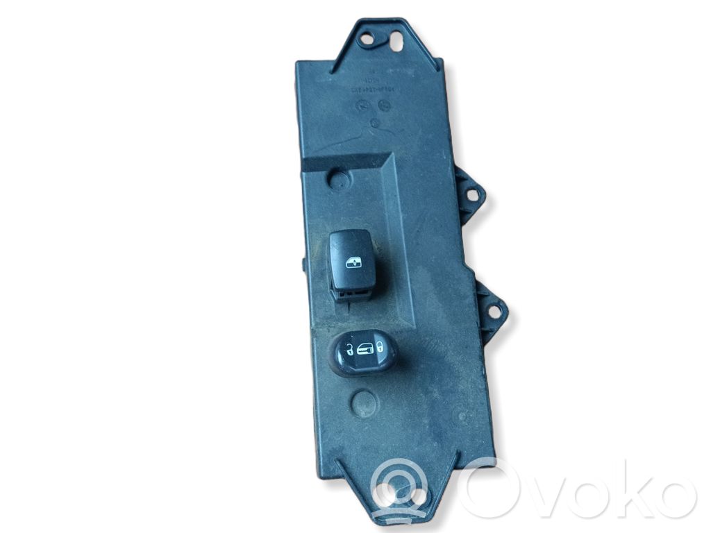 Electric window control switch   04685982AD,7742001